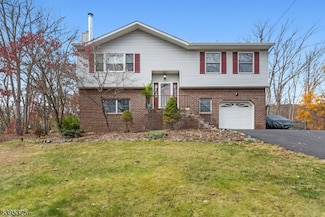 7 Dover Milton Rd, Oak Ridge, NJ 07438