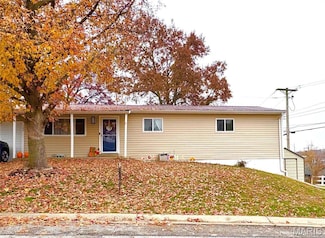 100 Toelle Dr, Saint Charles, MO 63304