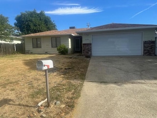 2052 Glengary Dr, Redding, CA 96001