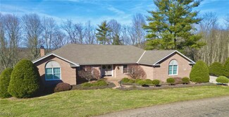 5295 Milford Dr, Zanesville, OH 43701