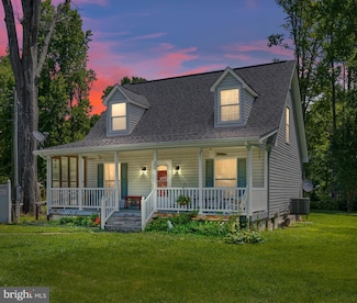 588 & 598 Wakefield Dr, Colonial Beach, VA 22443