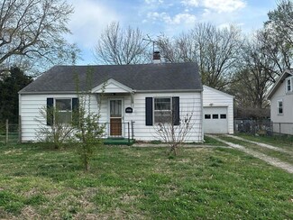1426 E Whiteside St, Springfield, MO 65804