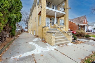 6225 Middlesex St Unit 2, Dearborn, MI 48126
