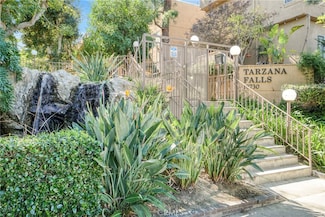 18730 Hatteras St Unit 49, Tarzana, CA 91356