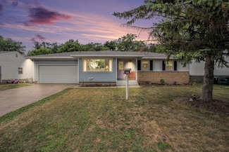 1914 Castle Ave, Norton Shores, MI 49441