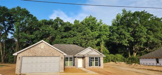 80 Meadow Walk Ct, Wetumpka, AL 36092