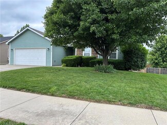1417 Arrowwood Dr, Eudora, KS 66025