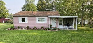 765 E 88th St, Newaygo, MI 49337