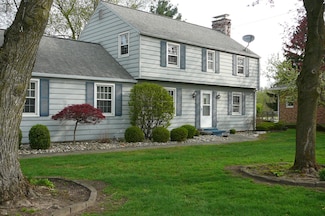 466 Salem Dr, Jonesville, MI 49250