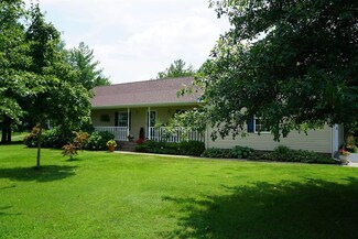 13772 Leisure Ln, Benton, IL 62812