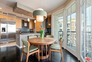 556 Caruso Ave, Glendale, CA 91210