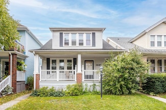1445 Lakepointe St, Grosse Pointe Park, MI 48230