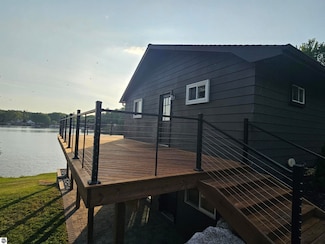 885 Hawthorne Dr, Lupton, MI 48635