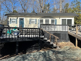 112 N Cardinal Dr, New London, NC 28127