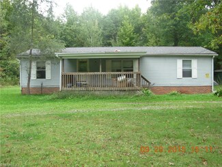 1400 E Flagg Rd, Orwell, OH 44076