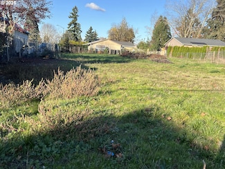 1609 Hardcastle Ave, Woodburn, OR 97071