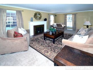 1776 1776 Pascal St, Falcon Heights, MN 55113
