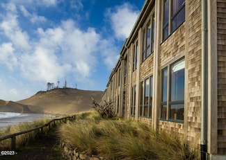33000 Cape Kiwanda Dr Unit 4 Wk 25, Pacific City, OR 97135