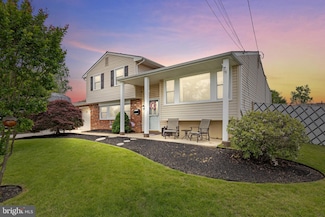 24 Holyoke Dr, Delran, NJ 08075