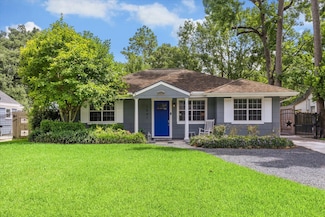 1547 Sue Barnett Dr, Houston, TX 77018