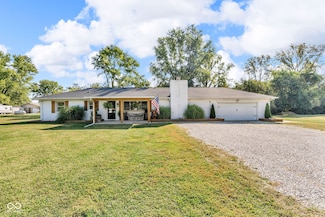 8103 N Maple Dr, Mooresville, IN 46158