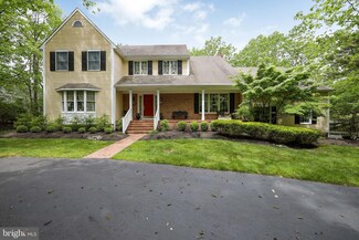 8 Wellington Ct, Medford, NJ 08055