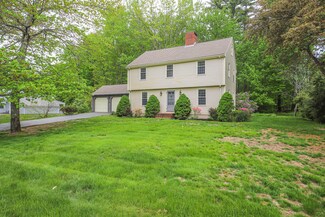 157 Brook Rd, Falmouth, ME 04105