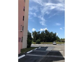 16465 NE 22nd Ave Unit 403, North Miami Beach, FL 33160