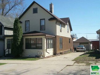 521 W Maple St, Cherokee, IA 51012