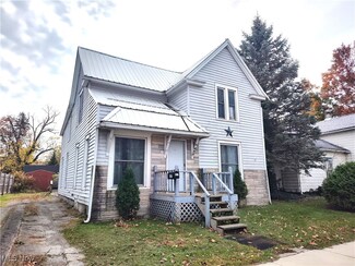 657 Madison St, Conneaut, OH 44030