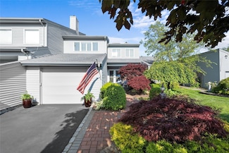 56 Harbour Dr, Blue Point, NY 11715