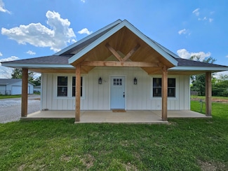 137 S Whited St, Goodman, MO 64843