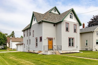 524 W New York Ave, Oshkosh, WI 54901