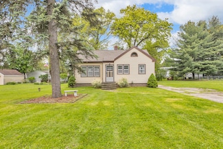 870 Bryant Ave, Jackson, MI 49202