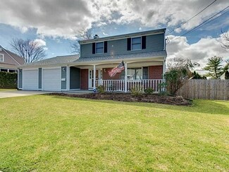23 Maplecrest Ave, North Providence, RI 02911