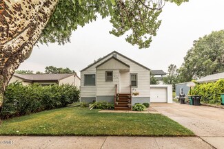 826 N 15th St, Bismarck, ND 58501