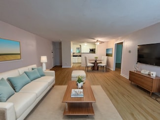 44 Evergreen Rd Unit 102, Leeds, MA 01053