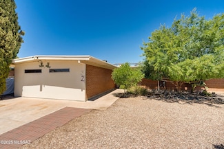 2 S Antietam Place, Tucson, AZ 85710