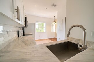 5670 NW 116th Ave Unit 212, Doral, FL 33178