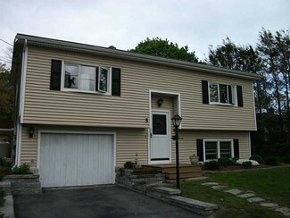 5 Woodbine St, Bristol, RI 02809