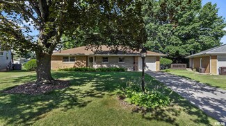 1152 W Lakecrest Dr, Peoria, IL 61614