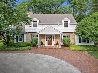 885 Grandview Dr, Elm Grove, WI 53122
