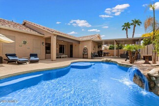 1042 S Rockwell St, Gilbert, AZ 85296