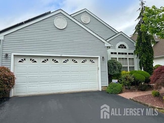 11 Sonoma St, Monroe Township, NJ 08831