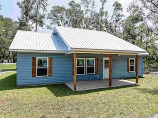 233 SE Seaboard St, Lee, FL 32059