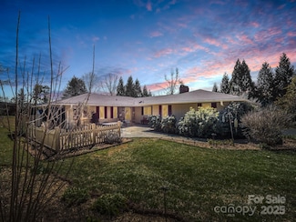 120 Yardley Ct, Hendersonville, NC 28739