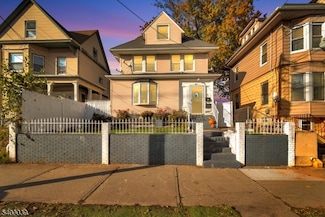 111 Murray St, Elizabeth, NJ 07202