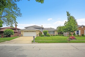 1137 N Mare Barn Ln, Addison, IL 60101