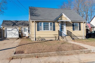 15 Kent St, West Warwick, RI 02893