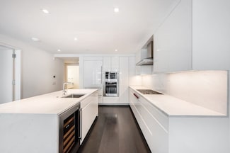 150 Seaport Blvd Unit 15A, Boston, MA 02210